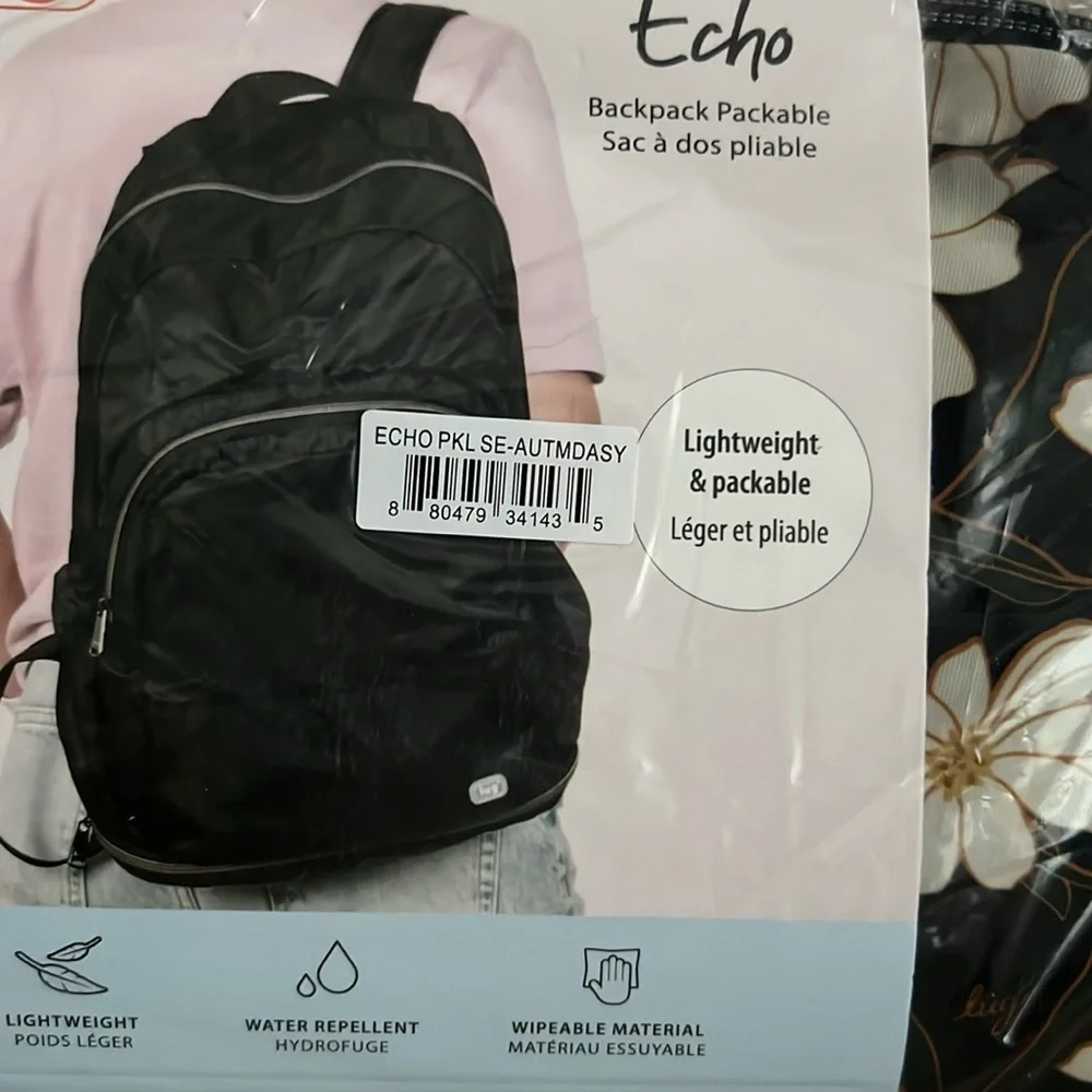 COPY - NWT Lug Echo 2 Packable Backpack in Autumn Daisies 🎒
